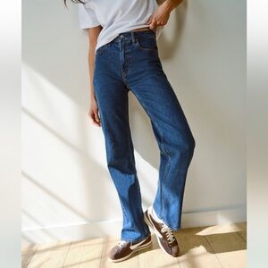 Abercrombie & Fitch High Rise 90s Relaxed Jean Size 26R Dark Wash